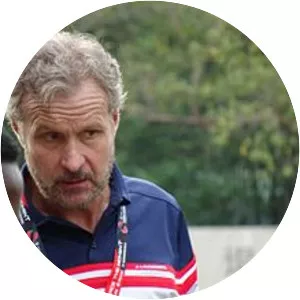 Kevin Bond - Football manager