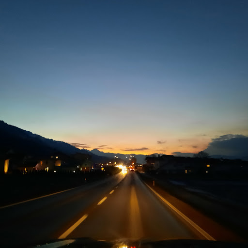 KFZ Handel T - Car dealer in Weer, Austria