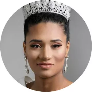 Khadidja Benhamou - Model