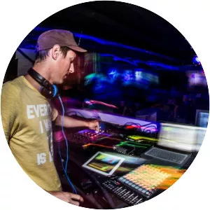 Khainz - Musical artist