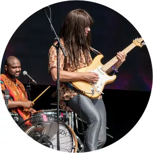 Khruangbin - Musical artist