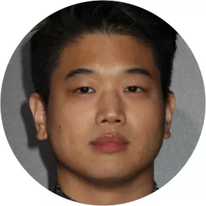 Ki Hong Lee