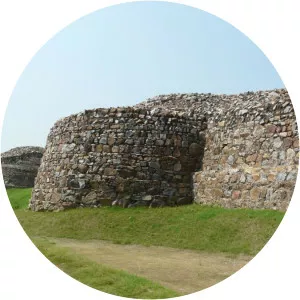 Kila Rai Pithora Main Fort Delhi - 