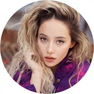 Kim Bu Reyhan - Musical artist