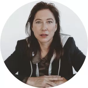 Kim Deal - American singer-songwriter - Whois - xwhos.com