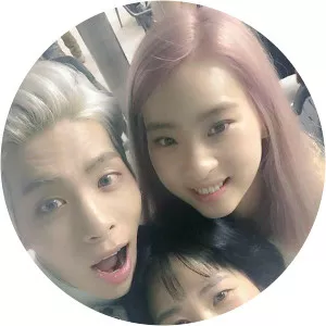 Kim So-dam photograph