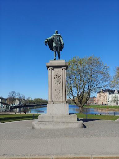 King Karl IX Statue - Sculpture in Karlstad, Sweden