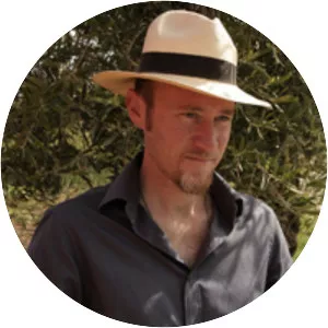 Kingsley L. Dennis photograph