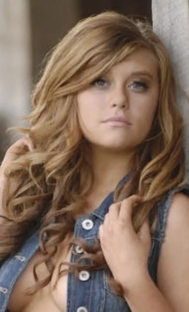 Kirstin Vanhooser - Actress