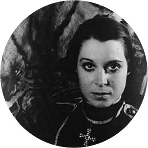 Kitty Carlisle - American actress