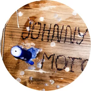 knowsum johnny moto - Musical artist