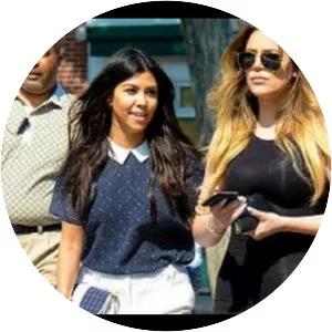 Kourtney and Khloé Take The Hamptons