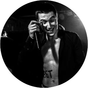 KRESTALL / Courier - Musical artist