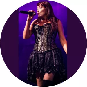 Kriss Orue - Musical artist