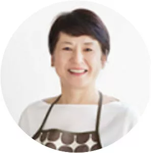 Kumi Imaizumi - Author