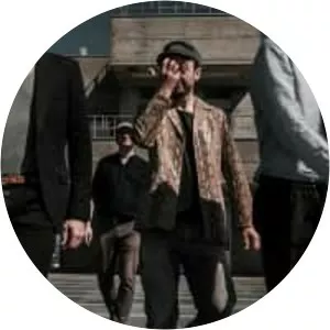 Kummerbuben - Musical group