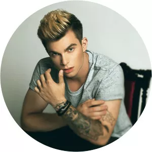 Kuzne - Musical artist