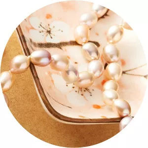 Kwan Collectionsfeat. South Sea Pearls - TV program
