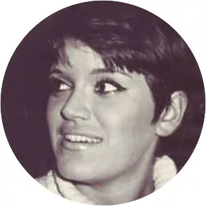 Kyri Ambrus - Singer