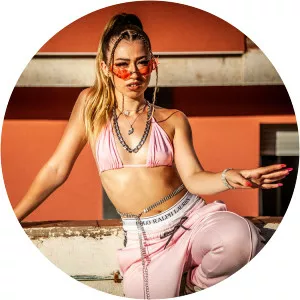 La Blondie - Musical artist