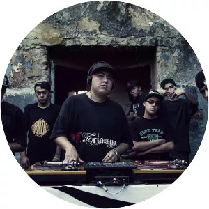 La Coneccion Real - Musical artist