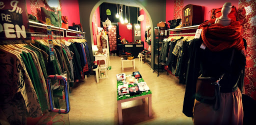 La Lola Bisuteria y Complementos - Costume jewelry shop in Madrid, Spain