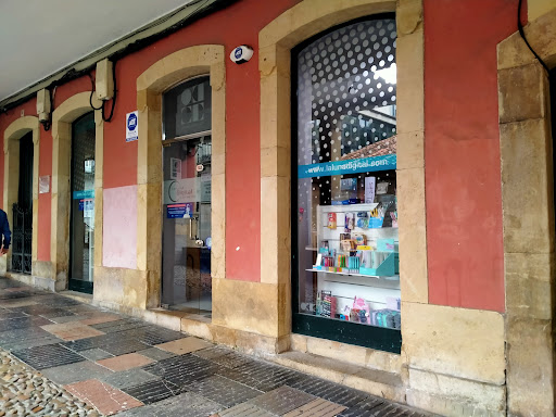 La Luna Digital photograph