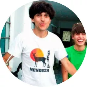 La Ola que quería ser Chau - Musical group