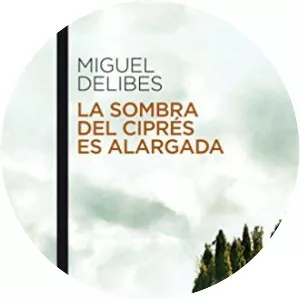 La Sombra del Cipres Es Alargada