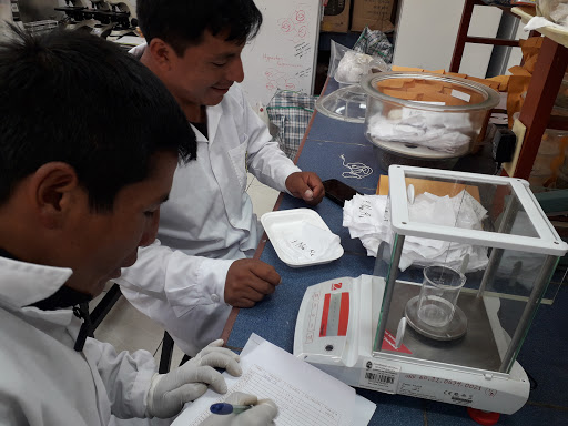 Laboratorio Central de la UNH - Laboratory in Huancavelica, Peru