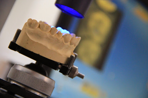 Laboratorio Odontotecnico Davide Dainese - Dental laboratory in Genoa, Italy