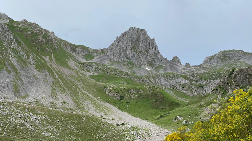 Laguna de Mampodre - Hiking area in Spain