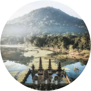 Lake Tamblingan - Lake in Indonesia