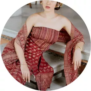 Laksmi Shari De-Neefe Suardana