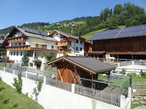 Landhaus Raich - Indoor lodging in Jerzens, Austria