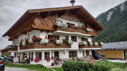 Landhaus Severin - Serviced apartment in Neustift im Stubaital, Austria