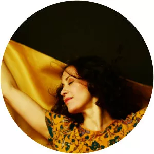 Lara Bello - Musical artist