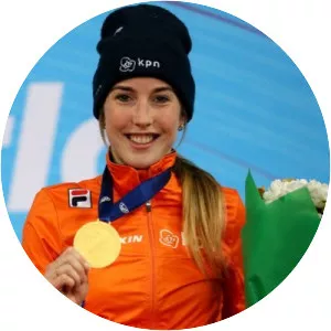 Lara Van Ruijven photograph