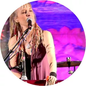 Larisa Stow & Shakti Tribe