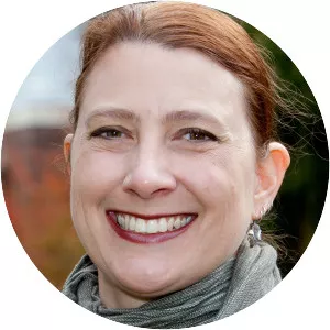 Larissa Tracy - Author