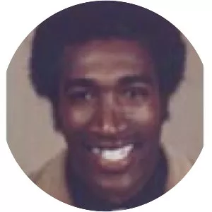 Larry Carwell - American football player