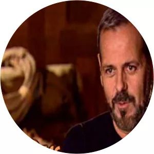 Larry Dias - Set decorator