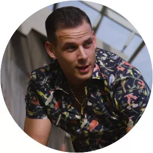 Larsiveli - Musical artist