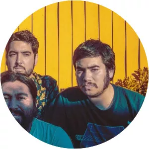 Las Chaquetas Amarillas - Musical group