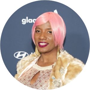 Latoya Raveneau photograph