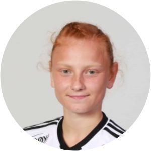 Laura Gashi - Football player