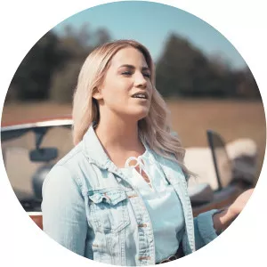 Laura Hessler - Singer