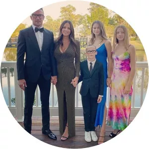 Laura Lentz - Carl Lentz's wife