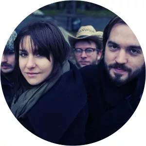 Laura Stevensonand The Cans