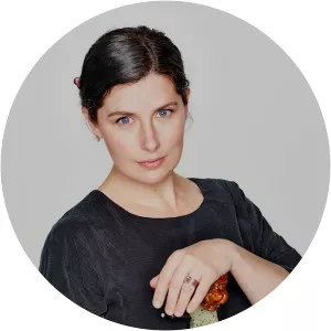 Laura Vaughan - Musician